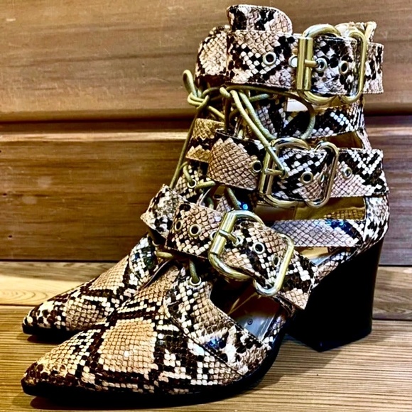 WOMENS BOHO western FAUX PYTHON LACE UP HEELED ANKLE BOOTIES | Size 6 - NWOT - Picture 3 of 12